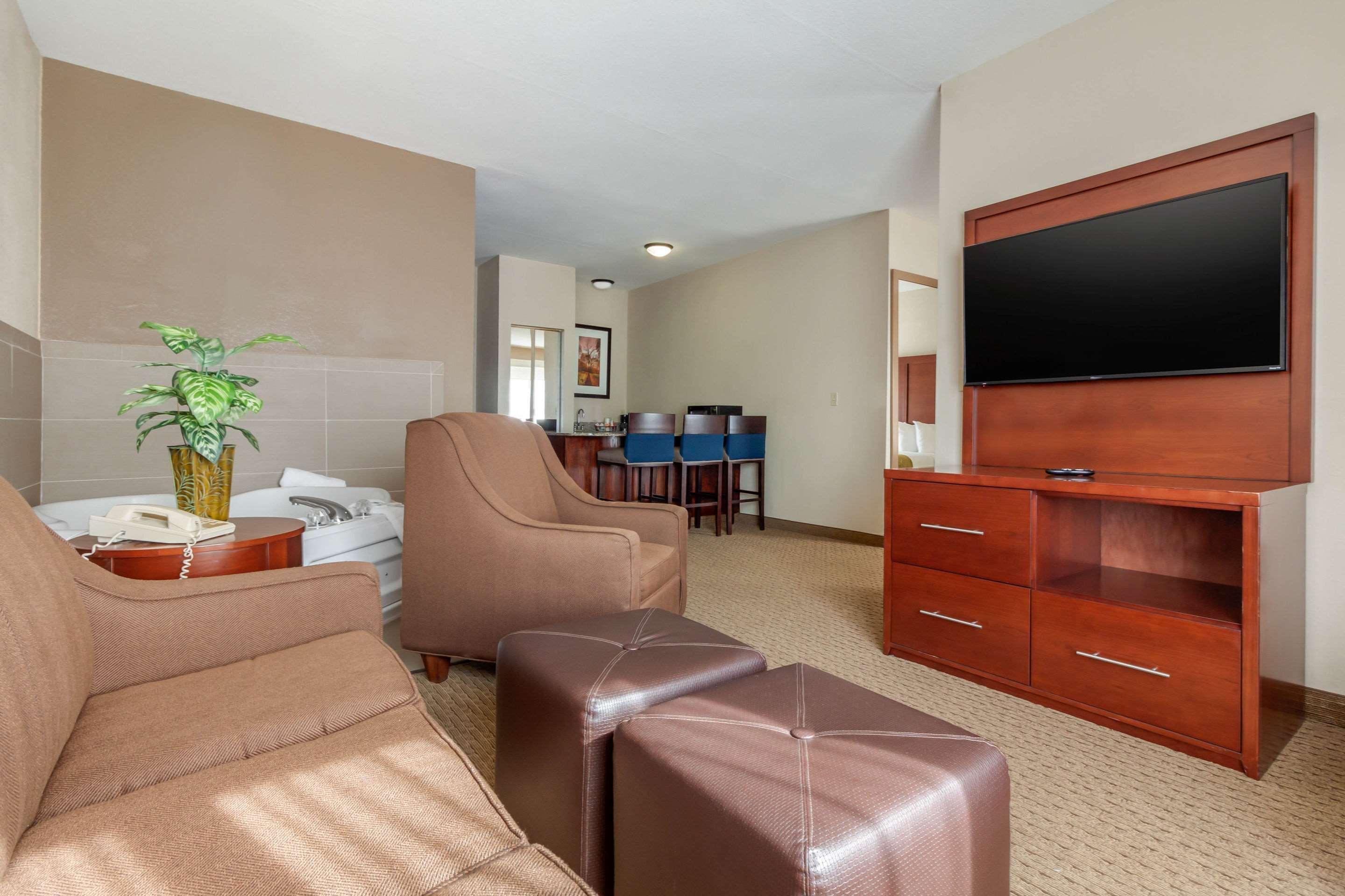 Comfort Suites Omaha East-Council Bluffs Exterior foto