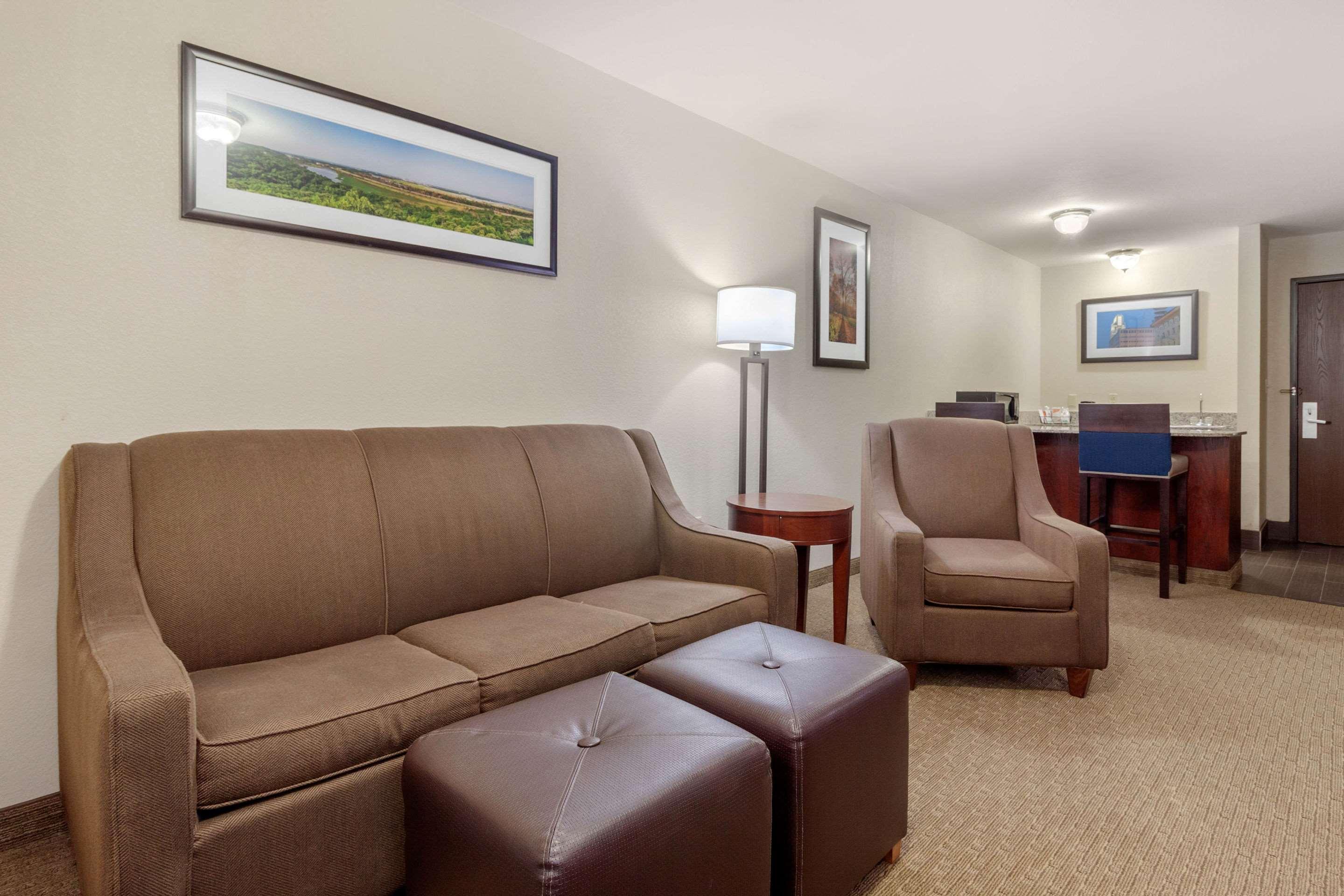 Comfort Suites Omaha East-Council Bluffs Exterior foto
